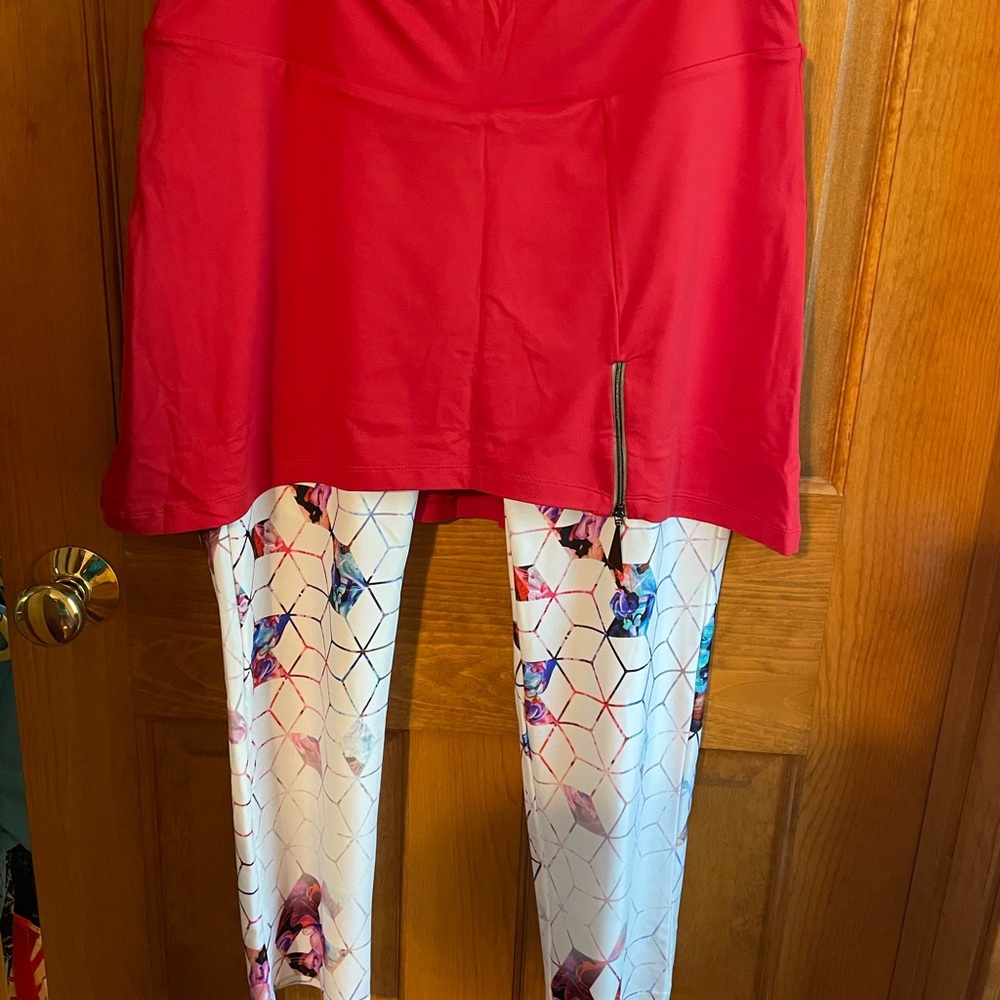 Women’s golf skirt with attached Capri leggings.